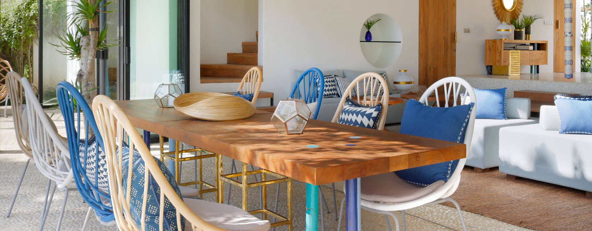 Villa Seascape - Living room dinner table